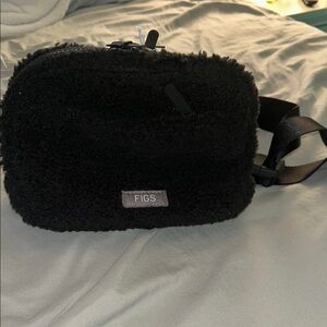 Figs Unisex Sherpa Belt Bag